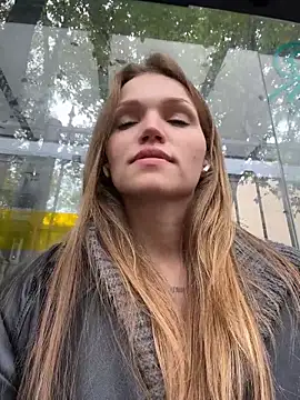 StreetSquirtn Live XXX chat