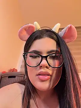 Valenhill@xh's Live XXX Chat