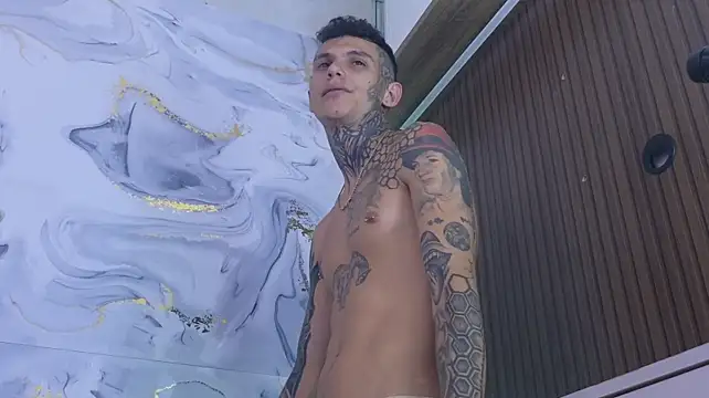Paulo_527 Adlı Modelin Canlı XXX Sohbeti