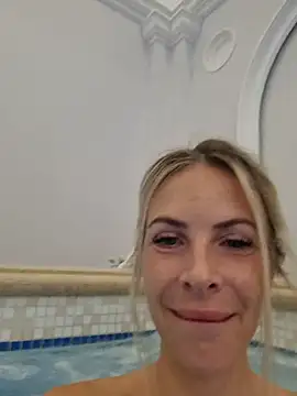 Luna_Veil's Webcam Show