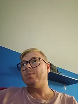 Chat +18 de blondeboy92 ao vivo