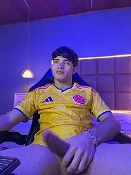 AlejooTwink's Live XXX Chat