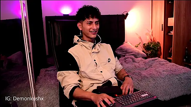 DemonKush-- Chat XXX in diretta