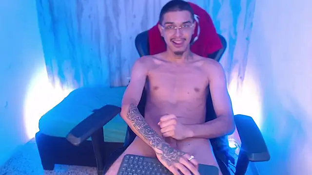 Tayson_Hot élő XXX-chatje