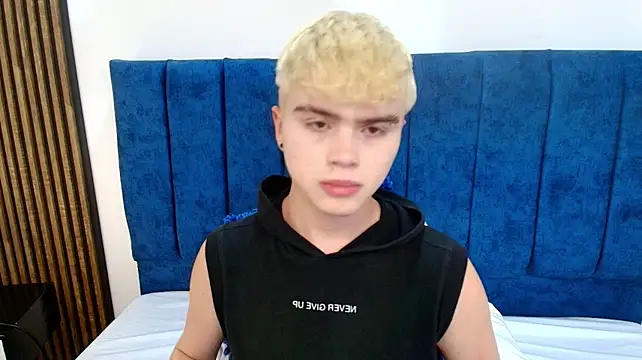 Ian_Stone élő XXX-chatje
