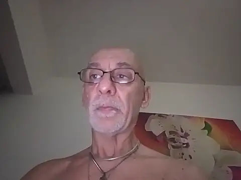 Toby2712 Adlı Modelin Canlı XXX Sohbeti