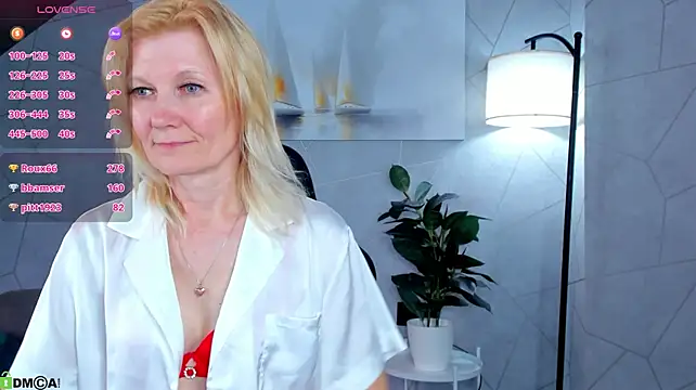 Chat XXX en directo de Julie_Lucas