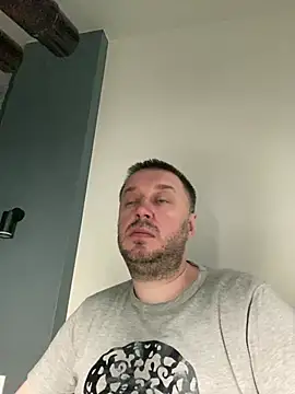 XXX chat uživo modela DorianJeday