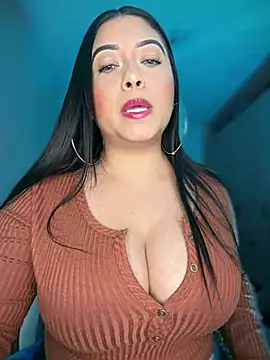 Chatroom XXX en direct de cami_ortiz__