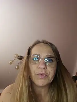 BLONDKICIA1 – Naživo XXX chat