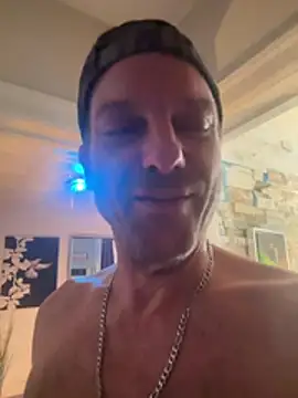 Chat XXX en directo de AidenMcKnight