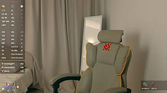 mowalovan Live XXX chat