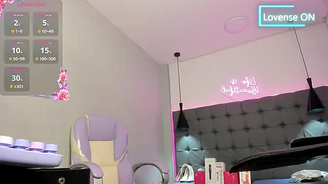 scarletcherry18 Adlı Modelin Canlı XXX Sohbeti