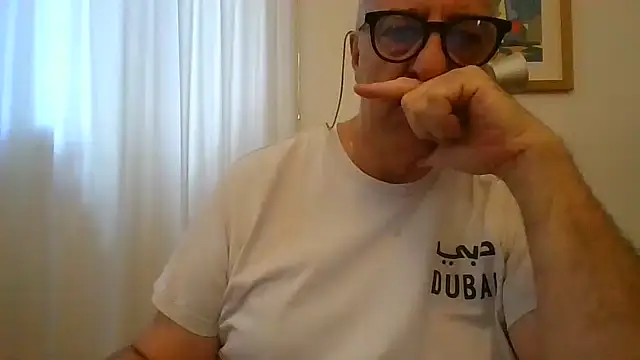 ANONIMO7735's Live XXX Chat