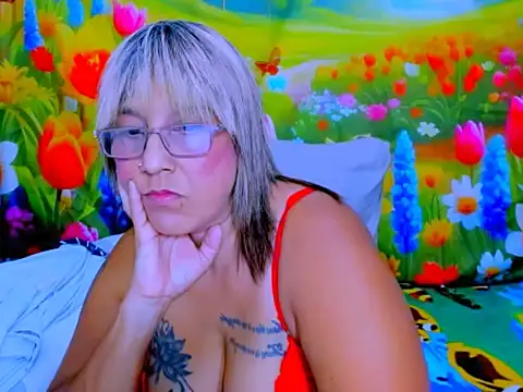 indianroxy's Live XXX Chat
