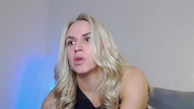 Chatroom XXX en direct de foxy_kimmi