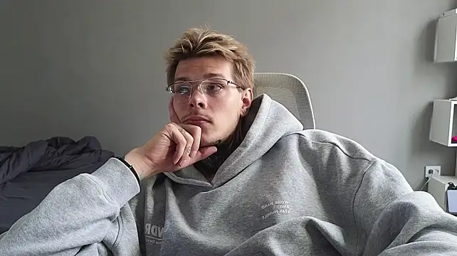XXX chat uživo modela DENIS_HERE