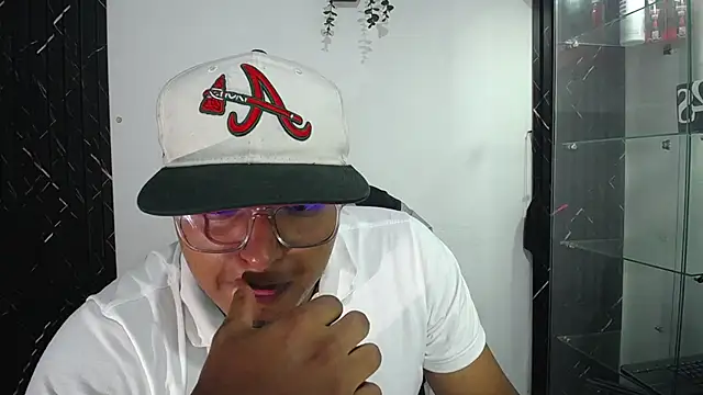 Duke_DarkBoy99 即時 XXX 聊天