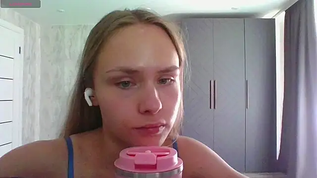 XXX chat uživo modela Annie_Cohn