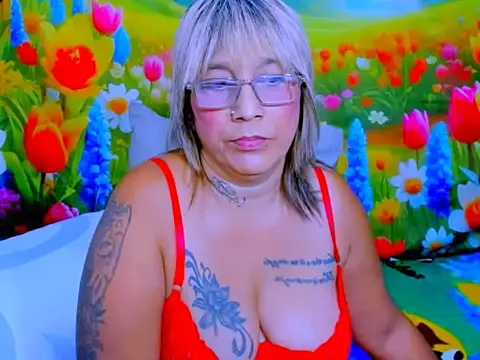 indianroxy's Live XXX Chat