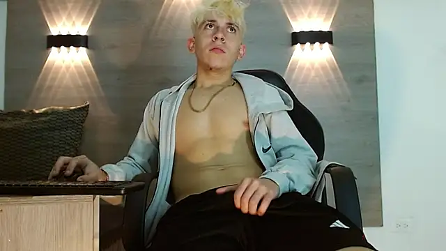 Gaeliitto's Live XXX Chat