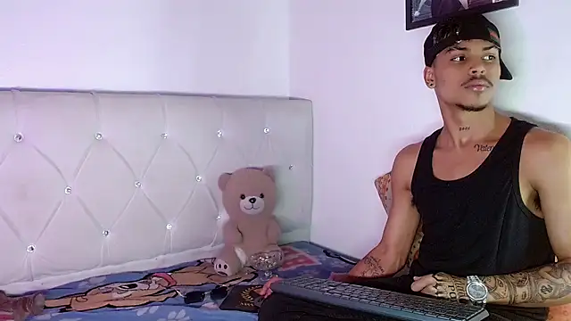 Chatroom XXX en direct de Angel_foxc13