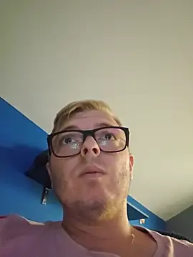 Chat +18 de blondeboy92 ao vivo