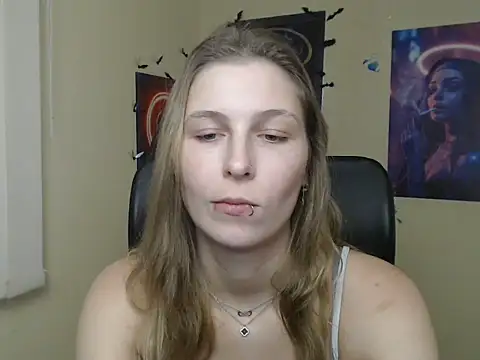 StrangerGi's Live XXX Chat