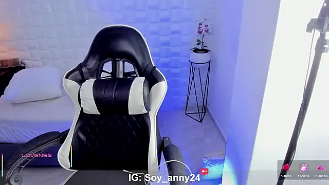 anny_rouse24 élő XXX-chatje