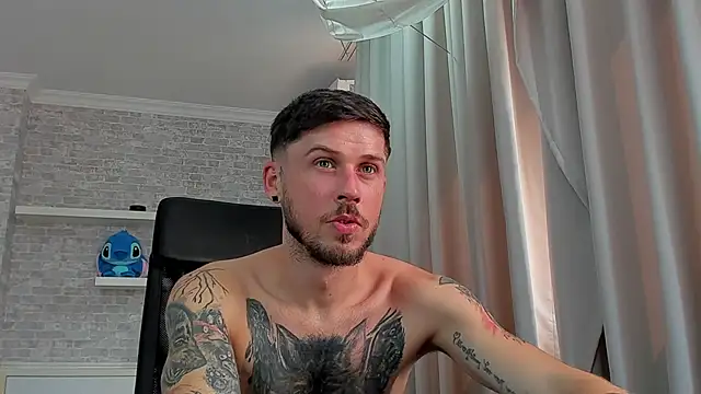 JonahShaw Live XXX Chat