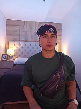 LiamDeeps live XXX chat