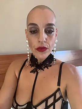 צ'אט XXX בשידור חי של emprexkala