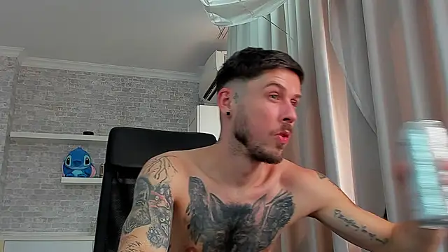 Chat XXX en directo de JonahShaw
