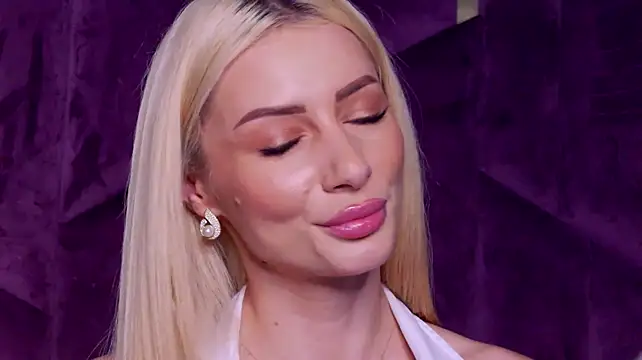 AngieShae's Live XXX Chat