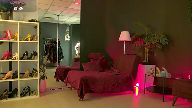MaddyHeart Adlı Modelin Canlı XXX Sohbeti