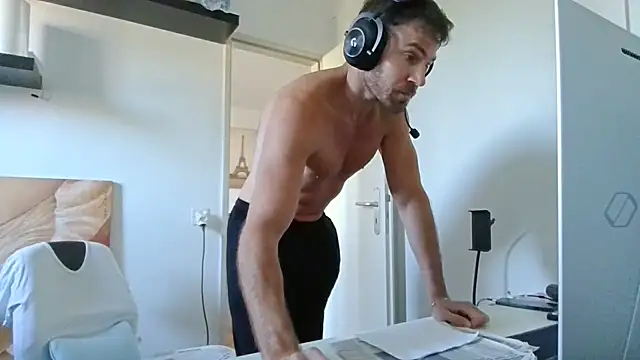 alpha-hunk 现场XXX聊天