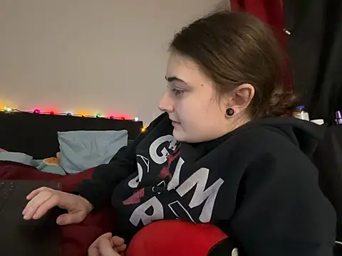 Snowbunnycake_131's Live XXX Chat