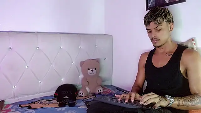 Czat XXX na żywo – Angel_foxc13