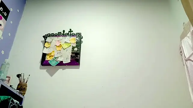 Živý XXX chat PetiteIvoryQueen19
