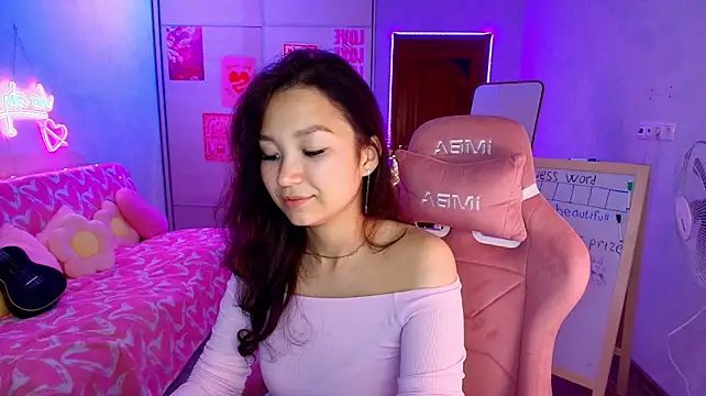 adeline 现场XXX聊天