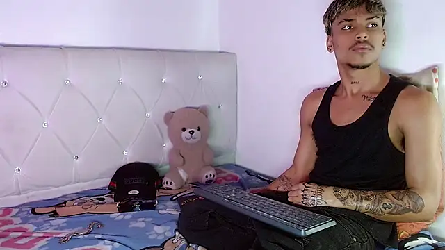 Angel_foxc13 即時 XXX 聊天