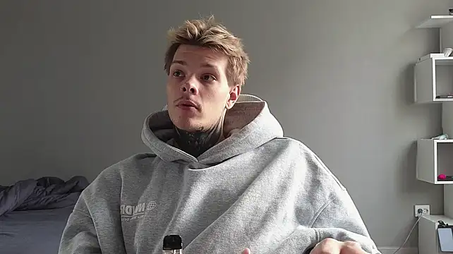 DENIS_HERE élő XXX-chatje