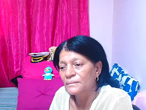Chat +18 de sluttyrox ao vivo