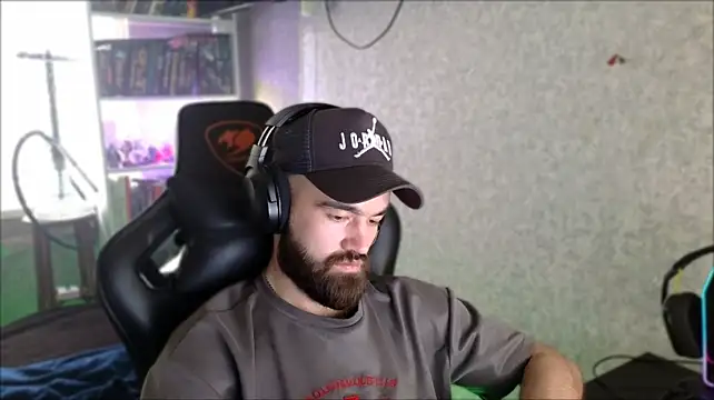 _Serious_Man live XXX chat