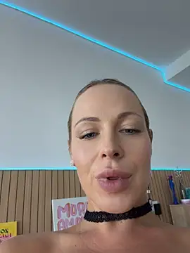 streetdoll Live XXX Chat