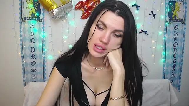 MilaLoona's Live XXX Chat