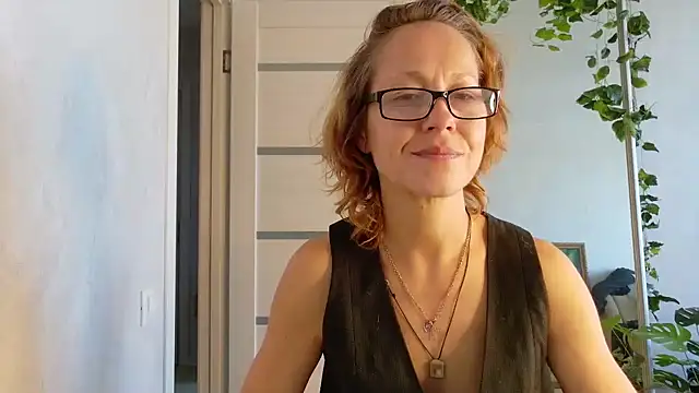 LioraWeiss Chat XXX in diretta