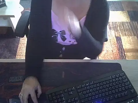 Silvia2277's Live XXX Chat