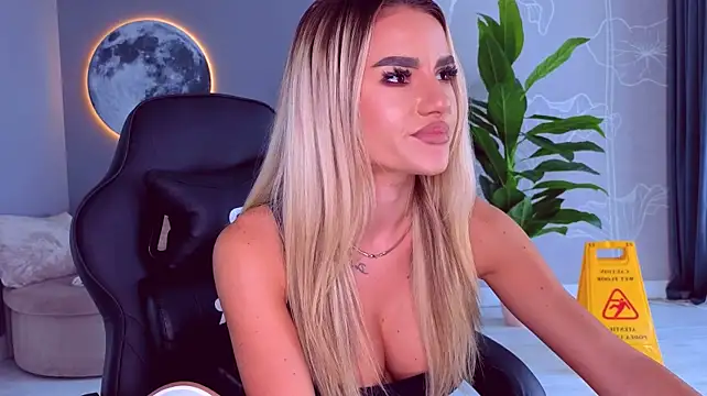 SpoilM3Mor3 Chat XXX in diretta