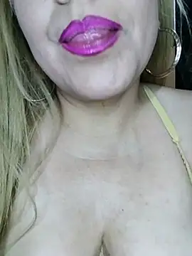 แชท XXX สดของ Venuss_Milf